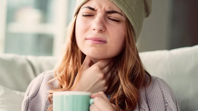 في فصل الخريف.. 5 مشروبات صحية تخلصك من التهاب الحلق