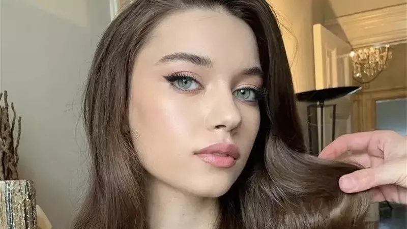 كاست «الطائر الرفراف» يحتفلون بعيد ميلاد عفراء ساراتش في أجواء مميزة (صور)