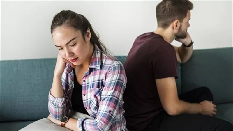 اتخطبت منذ 3 أشهر وأخاف من الزواج.. ماذا أفعل؟