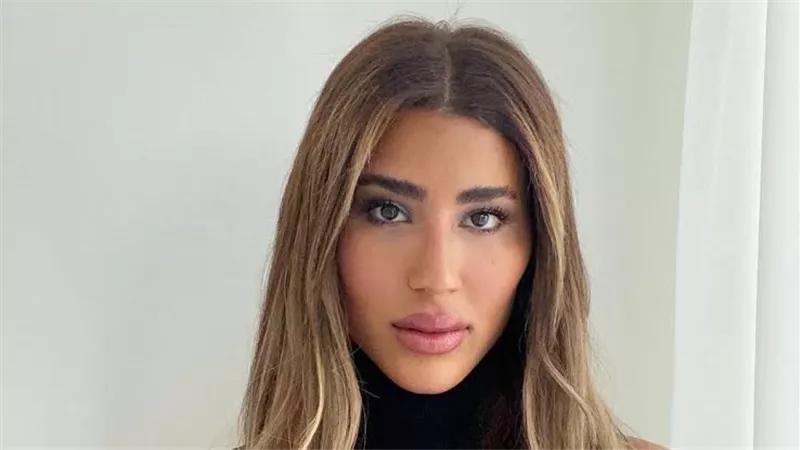 ليلى عبد الله تثير الجدل بعد ظهورها مع ممثل بريطاني شهير والجمهور يتكهن بارتباطهما