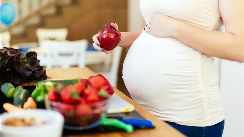أسباب الجوع المستمر عند الحامل وكيفية التخلص منه
