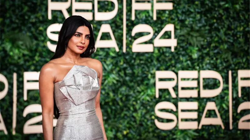 حفل توزيع جوائز مهرجان البحر الأحمر السينمائي يستقطب أيقونات السينما العالمية 