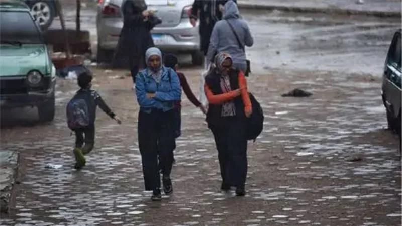 هل تتعطل الدراسة في بعض المحافظات لسوء الأحوال الجوية؟.. مصدر بالتعليم يجيب 