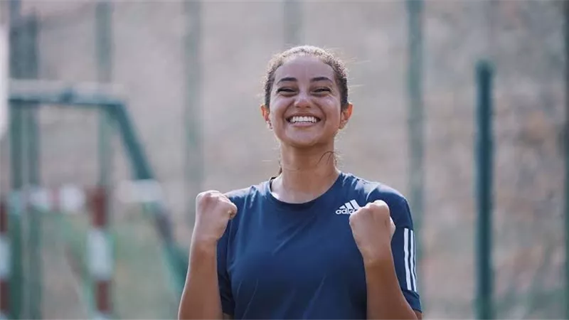 فرح جفري فاتنة الكرة السعودية.. رحلتها من نعومة الأظافر إلى أكبر الملاعب 