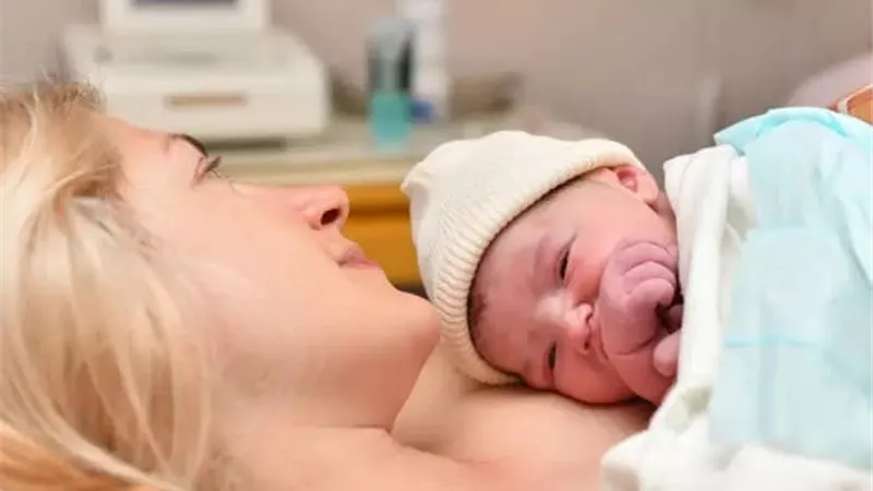 مبررة طبيًا.. «الصحة» تكشف 7 حالات تتم فيها الولادة القيصرية