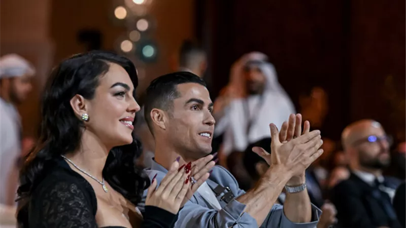 جورجينا رودريجيز تتألق بحفل جلوب سوكر 2024.. ورونالدو يعلن عن زواجهما بشكل مفاجئ 