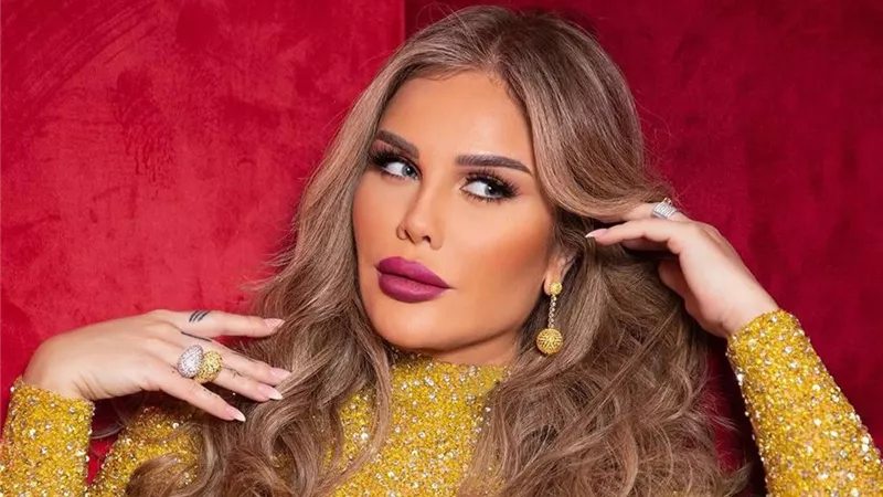 نيكول سابا تتألق بالذهبي اللامع.. والمتابعين في حالة ذهول بسبب شعرها (صور) 