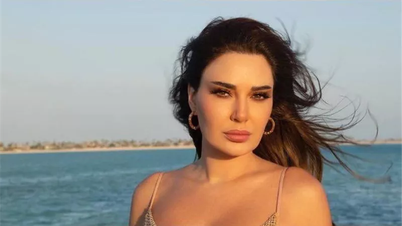 سيرين عبد النور تودع 2024 بإطلالة من الذهب الخالص (صور) 