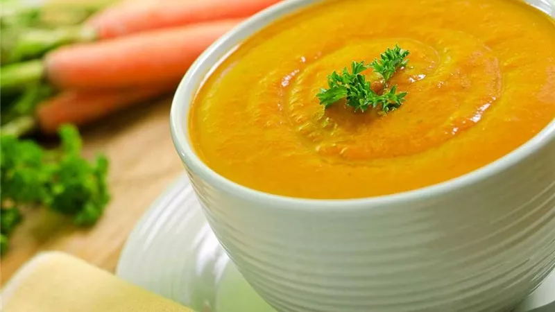 للإحساس بالدفء.. طريقة عمل شوربة العدس بالشعرية في الشتاء