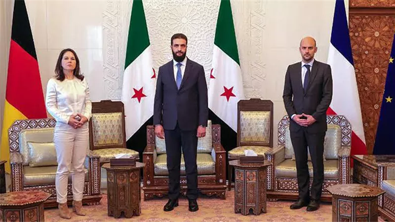 أول رد من وزيرة خارجية ألمانيا على امتناع أحمد الشرع عن مصافحتها (فيديو) 