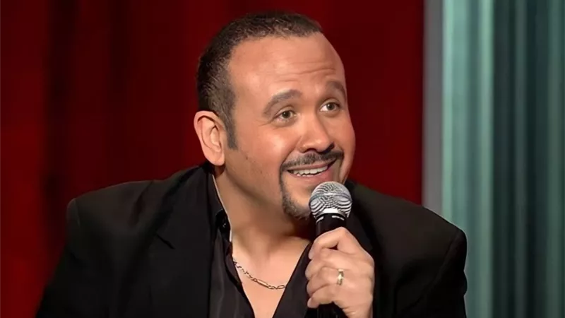 هشام عباس يتعرض لوعكة صحية مفاجئة ويعتذر عن حفل بالأوبرا