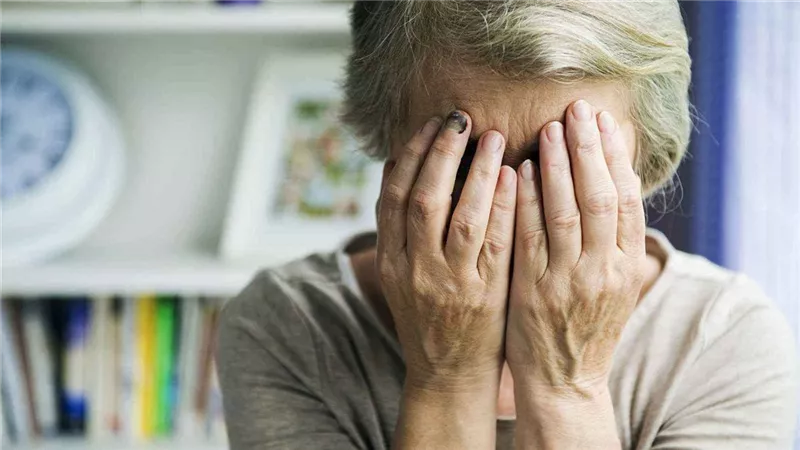 أجبرني على أشياء غير أخلاقية.. أقوال مسنة تعرضت للتحرش على يد عامل بدار رعاية