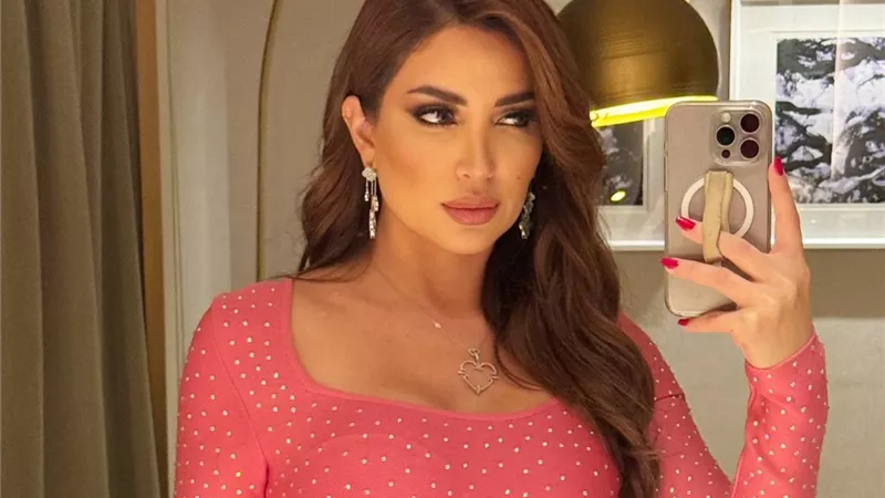 نسرين طافش تتألق بفستان باهظ الثمن.. والجمهور يصفها بـ «الوردة» 