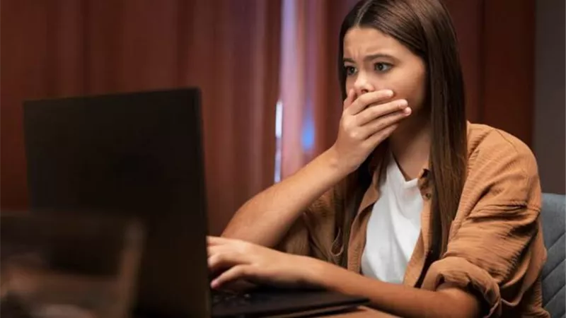 5 خطوات يجب اتباعها إذا تعرضتي للابتزاز عبر الإنترنت