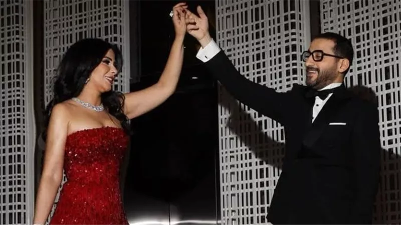 بإطلالة مميزة.. أحمد حلمي ومنى زكي يصلان إلى حفل JOY AWARDS