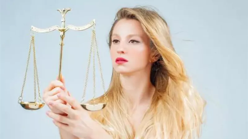 لديها ذكاء استثنائي.. ما هي صفات ومميزات أنثى برج الميزان؟ 