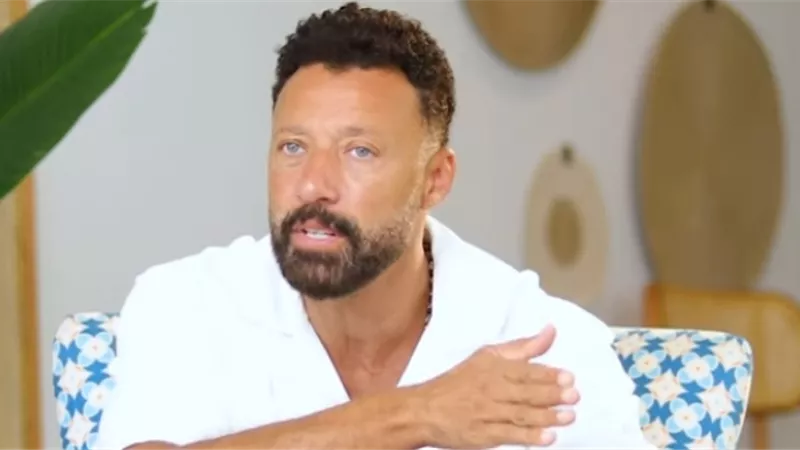 أحمد فهمي يكشف مفاجأة عن وعكة صحية كادت أن تغير حياته (فيديو) 