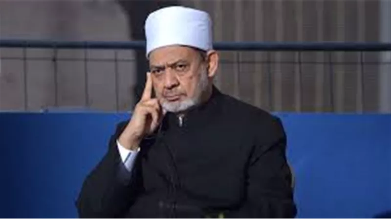 هل مشاركة صور البنات على مواقع التواصل حرام؟.. شيخ الأزهر يجيب