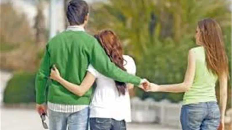 كيف أعرف أن زوجي يخونني مع صديقتي؟