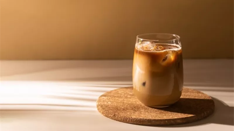مثل الكافيهات.. طريقة عمل الأيس كوفي في المنزل