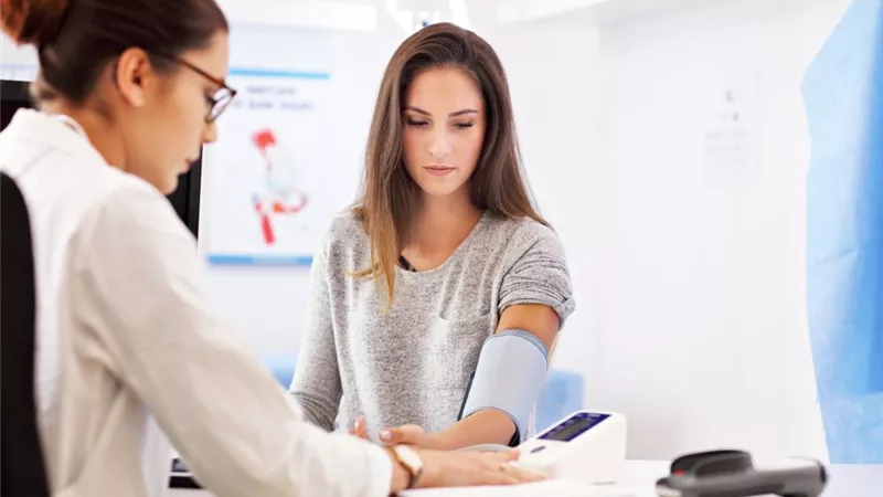 لصحة أفضل.. 7 تحاليل ضرورية للمرأة بعد سن الـ 30