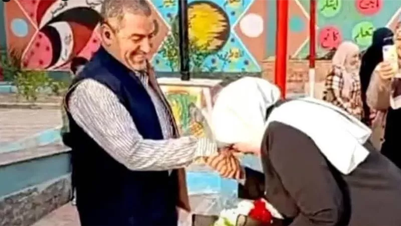 إحالة وكيلة مدرسة بالشرقية للتحقيق بسبب يد زوجها.. ونساء السوشيال يفتحن النار عليها