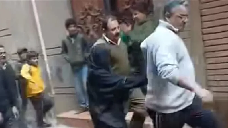 حقيقة محاولة سيدة خطف طفل في المنوفية وسط المارة بالشارع 