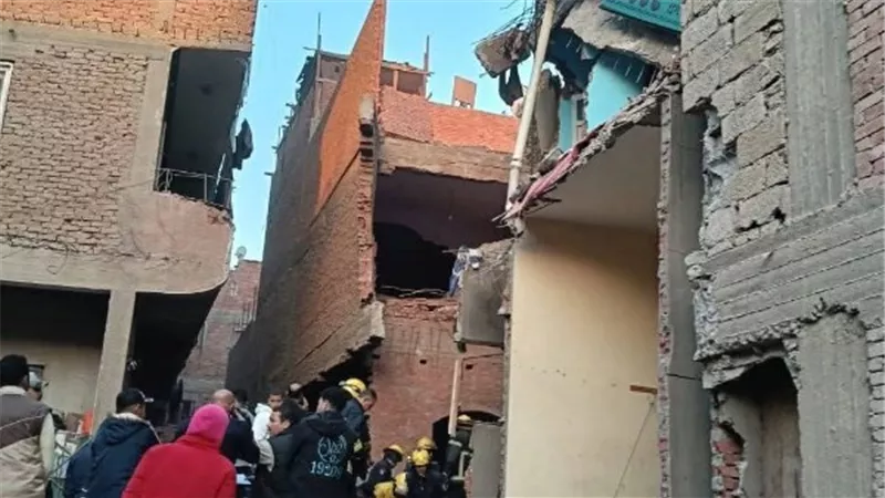 حادث مأساوي | مصرع 10 أشخاص في انهيار عقار بكرداسة وإخلاء منزلين