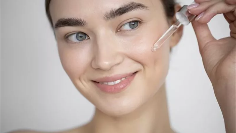 للعناية بالبشرة.. 5 نصائح مذهلة لإزالة الزيت من وجهك