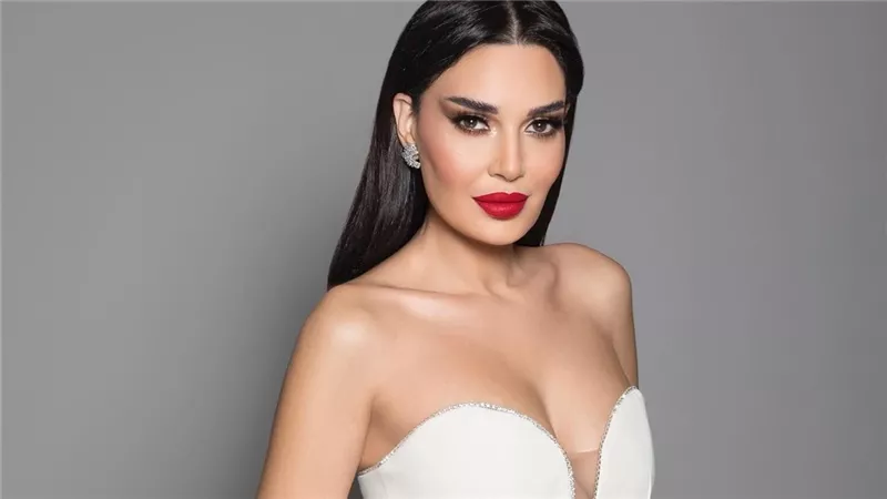 سيرين عبد النور تمازح الجمهور بالملوخية على الطريقة اللبنانية 