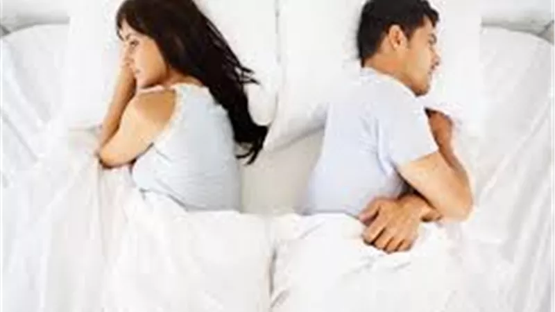 زوجتي ترفض أن أعاشرها دون مقابل.. ماذا أفعل؟
