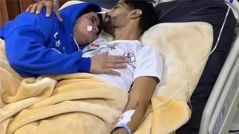 زوجة إبراهيم شيكا تخطف أنظار السوشيال بعد مساندتها لزوجها في رحلة مرضه 