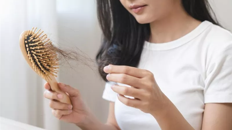 نصائح  هامة  لعلاج جفاف الشعر وتساقطه في شهر رمضان