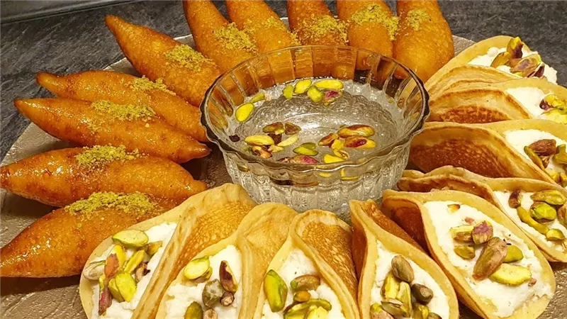 حلويات رمضان 2025..  طريقة عمل القطايف بالكاسترد في مطبخك