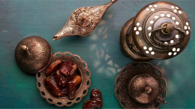 هل يجب الإفطار مع المدفع أم مع الأذان؟.. أمين الفتوى يُجيب