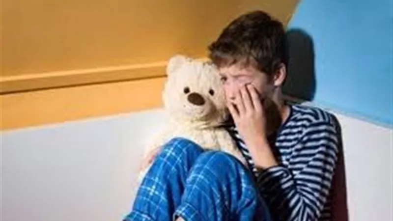 كيف أشرح مرحلة البلوغ لابني وأحميه من الانحراف
