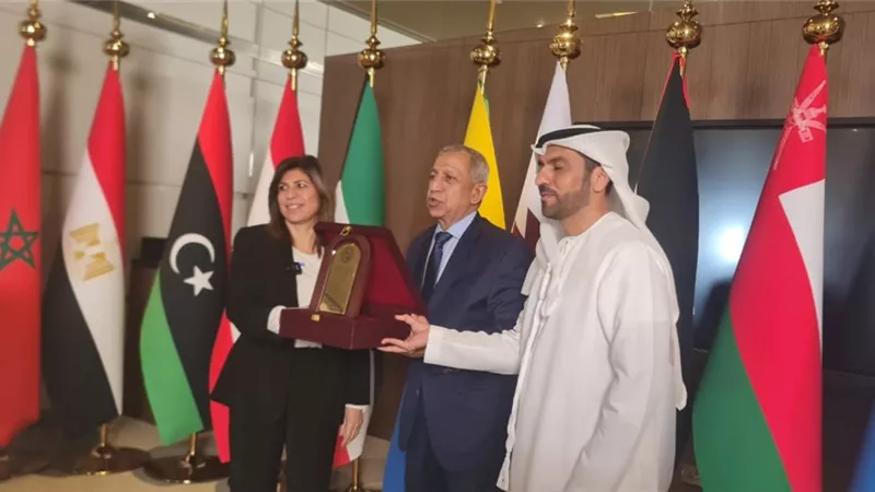 تكريم رئيس الأكاديمية العربية تقديرا لجهوده في دعم التحول الرقمي وتعزيز الشراكات الدولية
