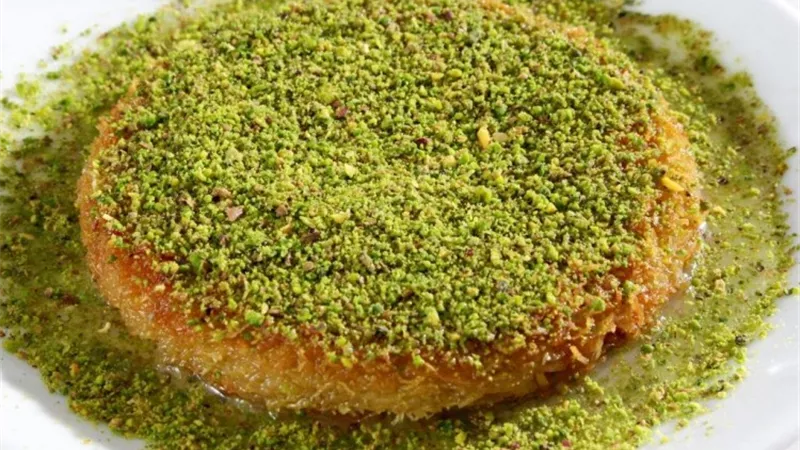 حلويات رمضان 2025.. طريقة عمل الكنافة بالبستاشيو اللذيذة