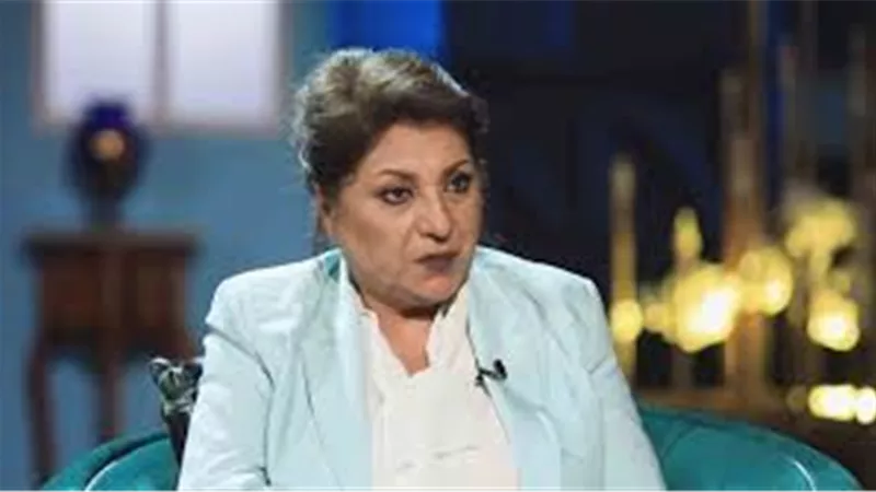 عالية طالب | روائية عراقية أدارت عددًا من الصحف والمجلات
