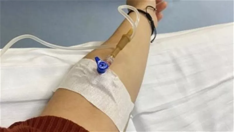 ما حكم تعليق المحاليل والتبرع بالدم أثناء الصيام في نهار شهر رمضان؟ «الإفتاء تُجيب»
