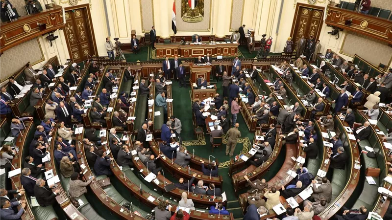 مجلس النواب يوافق على قانون يحظر تشغيل العامل سخرة أو جبرا