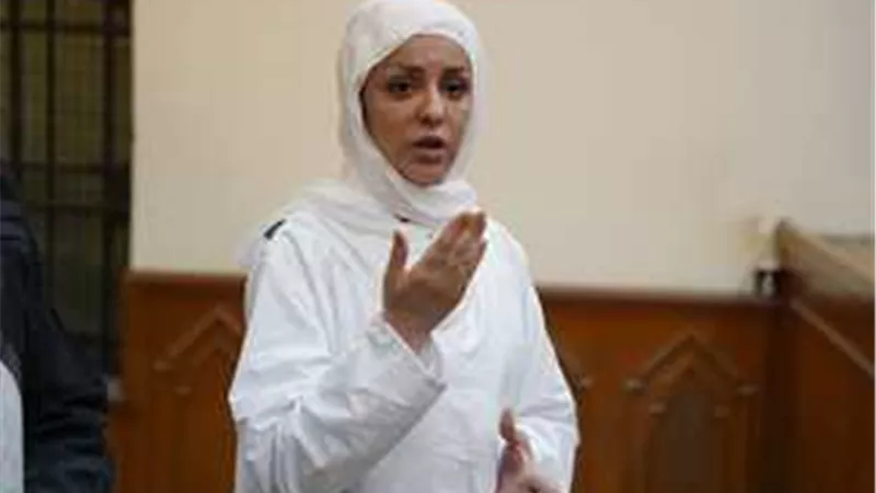 23 مارس.. استئناف مضيفة الطيران المتهمة بقتل ابنتها على حكم حبسها 15 عاما