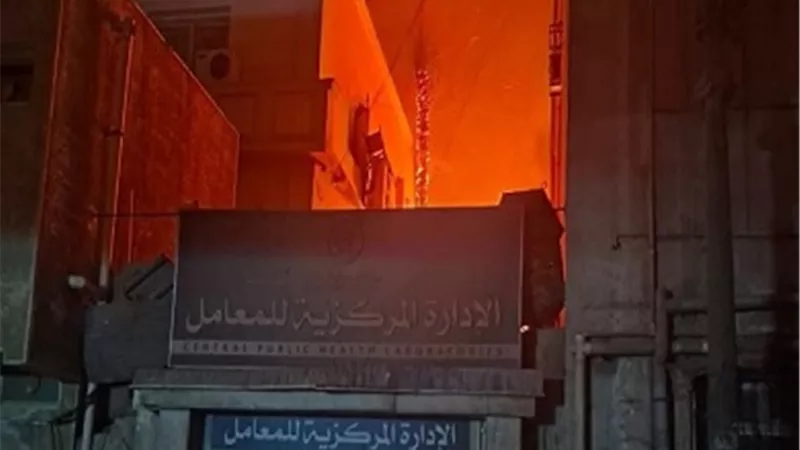 حريق هائل بجوار إدارة التراخيص الطبية.. ووزير الصحة يتابع التداعيات 