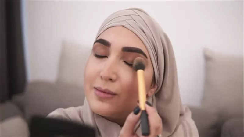 خطوات تطبيق مكياج ناعم وبسيط  مناسب لأجواء شهر رمضان 
