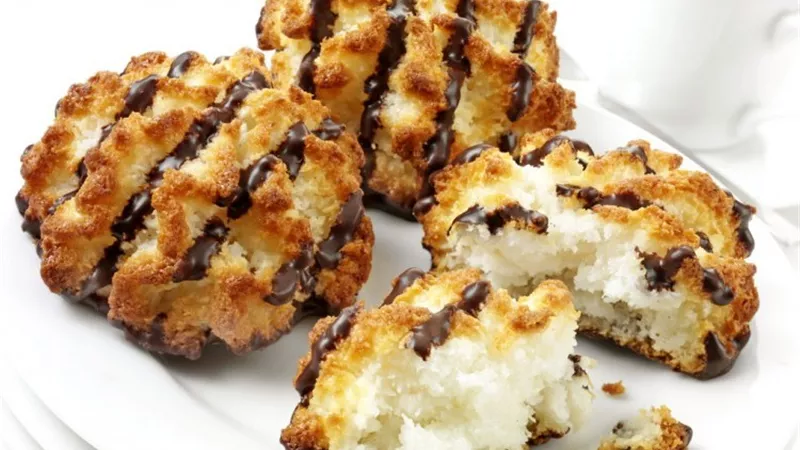 حلويات العيد.. طريقة عمل الشكلمة بخطوات بسيطة في مطبخك