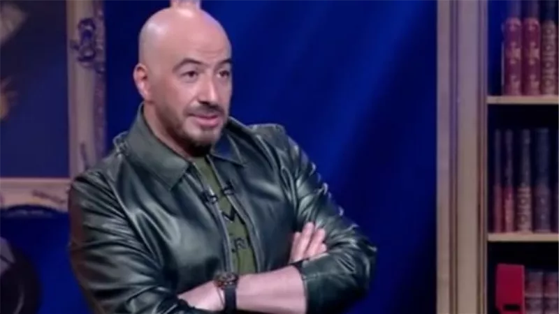الهواري لـ«حبر سري»:حزين على حالة مؤمن زكريا وقررت أدعمه في مرضه بفني
