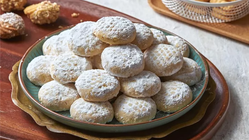تفسير رؤية كعك العيد فى المنام وعلاقته بكسب المال الحلال وزيادة الرزق