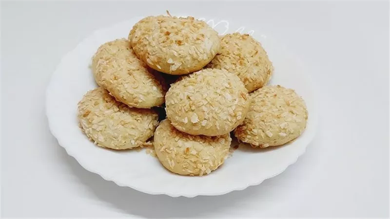 حلويات عيد الفطر 2025 .. طريقة عمل كوكيز جوز الهند فى مطبخك