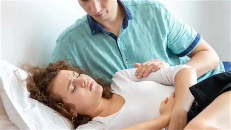 7 طرق لدعم زوجتك أثناء الدورة الشهرية بدون عصبية 