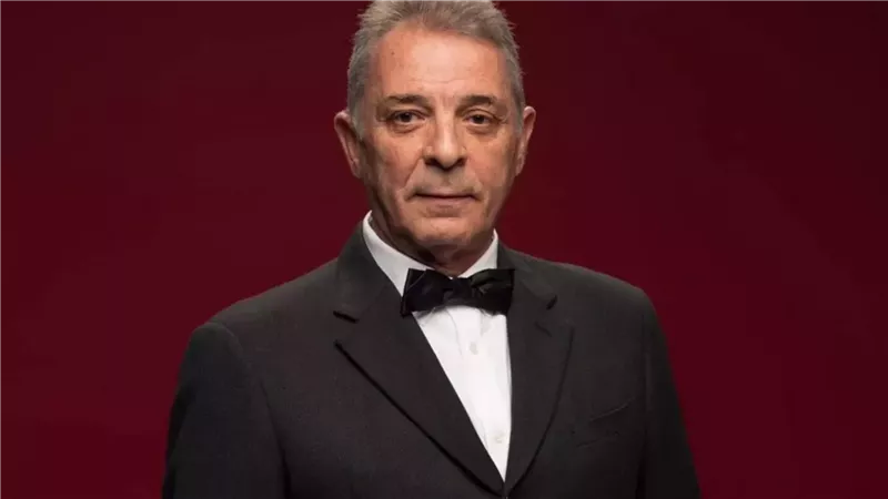 محمود حميدة يحرج إنجي علي الهواء: أسئلة مراهقين ميسألهاش إلا غبي